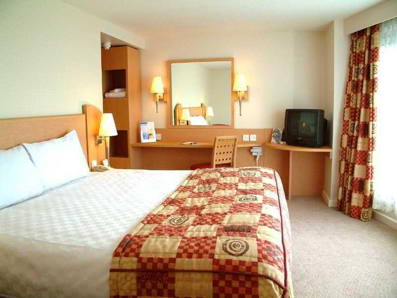 Days Hotel 3*