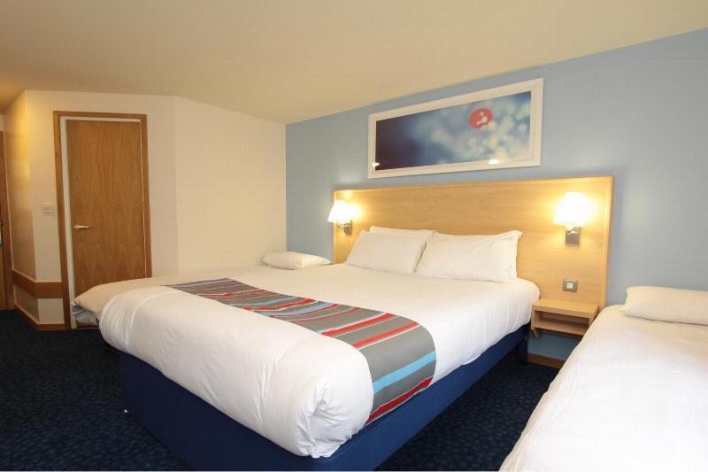 Days Hotel 3*